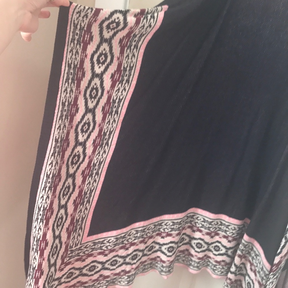Beautiful poncho - Picture 4 of 5